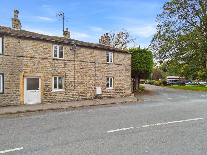 3 Bedroom Cottage To Rent In Gisburn Road, Hellifield, BD23