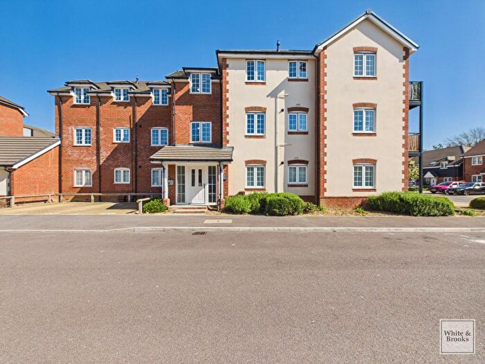 2 Bedroom Flat For Sale In Richard Road, Chichester, PO19