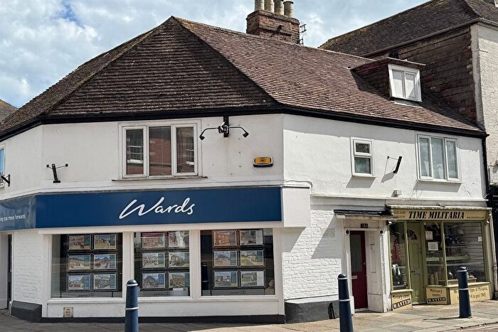 2 Bedroom Flat To Rent In High Street, CT21
