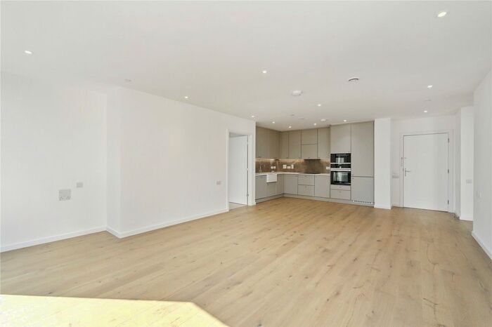 2 Bedroom Flat To Rent In Bowery Building, Upper Richmond Road, Putney, London, SW15