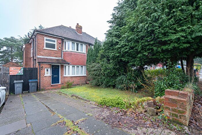 3 Bedroom Semi-Detached House To Rent In Greenridge Road, Handsworth Wood, Birmingham, B20