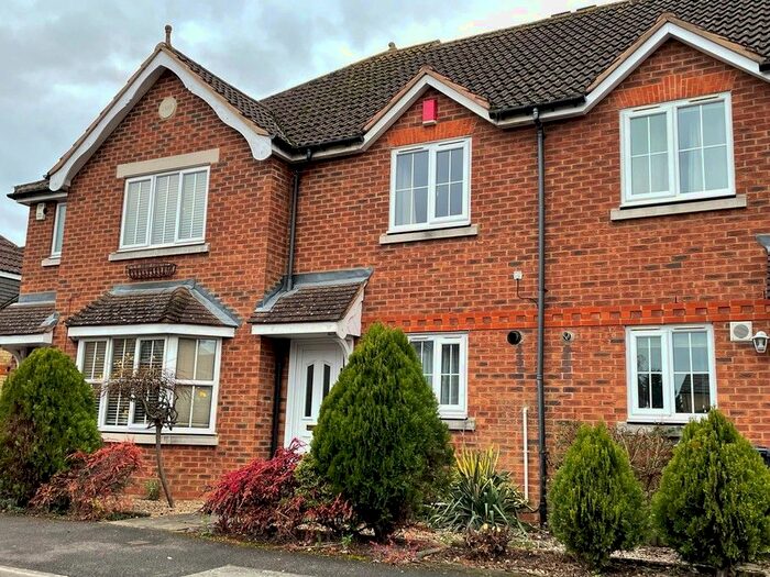 2 Bedroom Terraced House To Rent In Nightingale Shott, Egham TW20