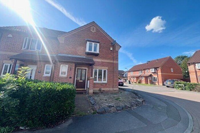 3 Bedroom Semi-Detached House To Rent In Fern Grove, Bristol, BS32