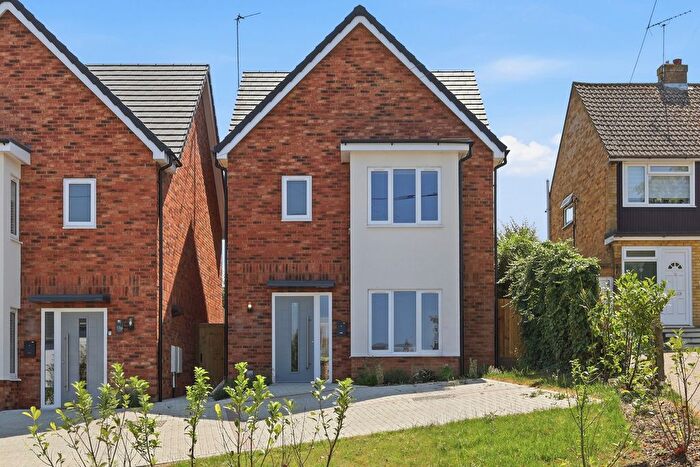 4 Bedroom Detached House For Sale In Down Hall Road, Rayleigh, SS6