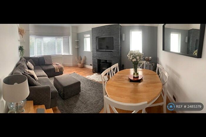 2 Bedroom Flat To Rent In Cooper Dean Drive, Bournemouth, BH8