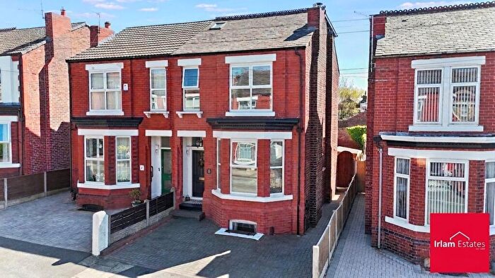 5 Bedroom Semi-Detached House For Sale In Highfield Drive, Eccles, M30