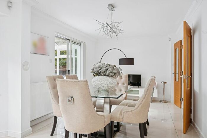 6 Bedroom Detached House For Sale In Maplewood Park, Livingston, EH54