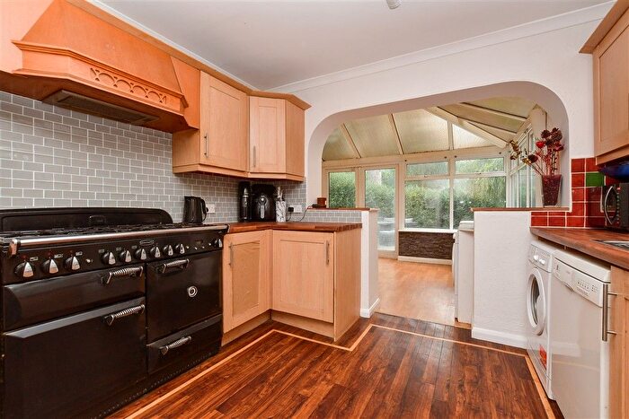 3 Bedroom Semi-detached House For Sale In Picquets Way, Banstead, Surrey, SM7