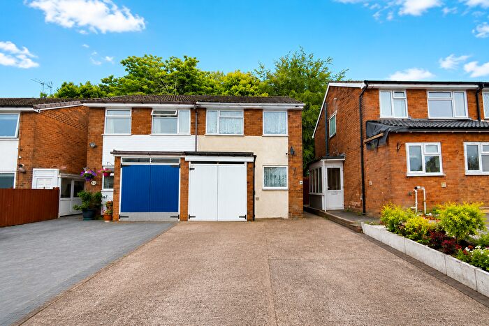 3 Bedroom Semi Detached House For Sale In Hinchliffe Avenue, Bilston, WV14