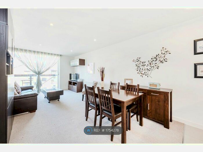 2 Bedroom Flat To Rent In Union Lane, Isleworth, TW7