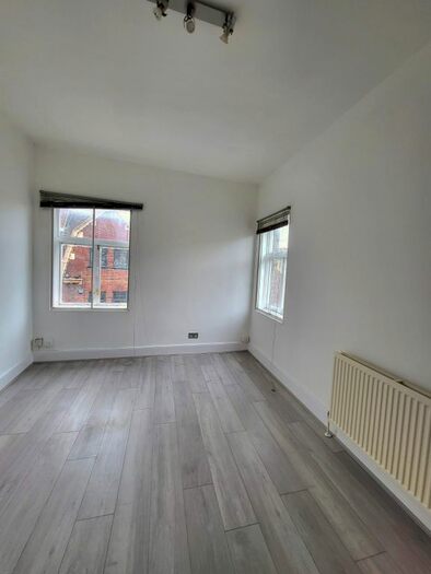 2 Bedroom Flat To Rent In Stoke Newington Church Street, London, N16