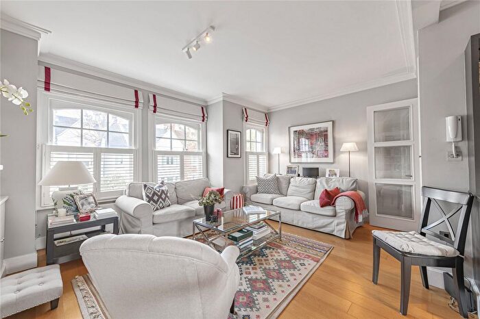 3 Bedroom Flat For Sale In Wandsworth Bridge Road, London, SW6