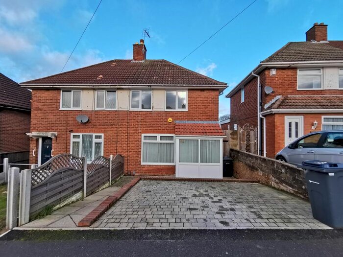 3 Bedroom Semi-Detached House To Rent In Highters Road, Birmingham, B14