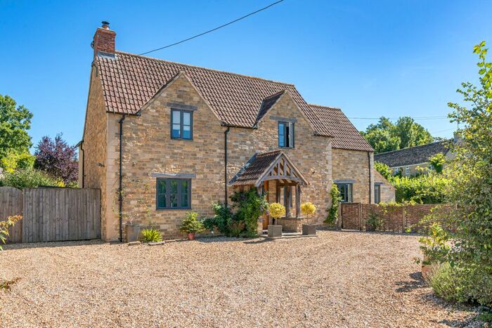 3 Bedroom Detached House For Sale In Rodbourne, Malmesbury, SN16