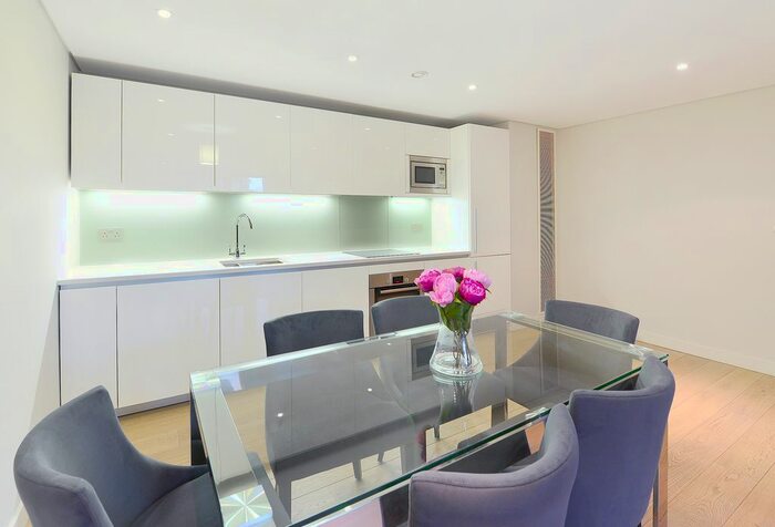3 Bedroom Flat To Rent In Merchant Square East, London, W2