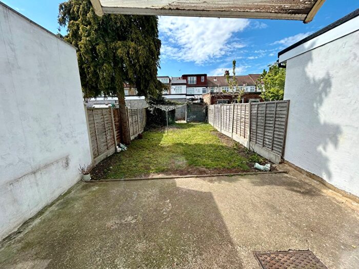 3 Bedroom Terraced House To Rent In Chester Road, Ilford, Essex, IG3