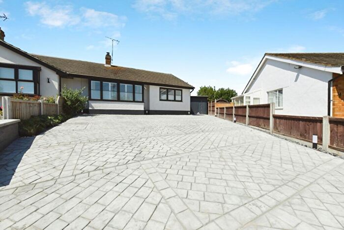 3 Bedroom Bungalow For Sale In Roedean Close, Southend-on-Sea, Essex, SS2