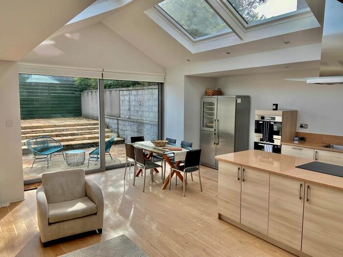 3 Bedroom Terraced House To Rent In Rubislaw Den South, Aberdeen, AB15