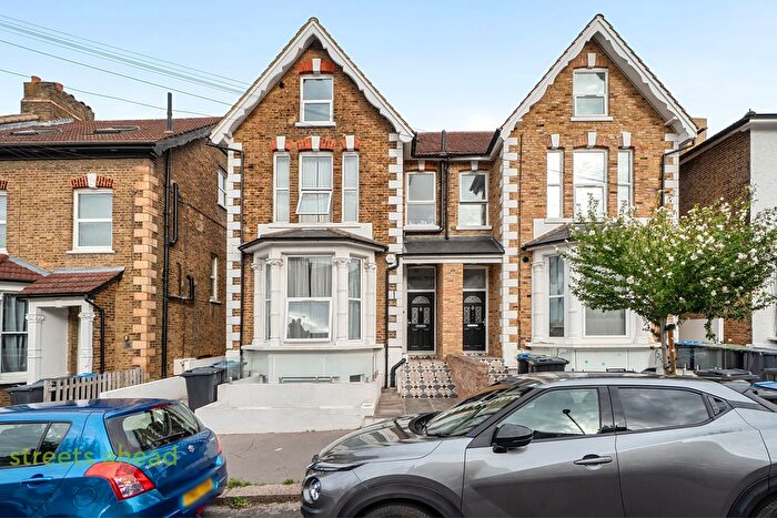 2 Bedroom Flat For Sale In Manchester Road, Thornton Heath, CR7