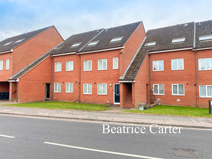 3 Bedroom Flat To Rent In Tattersalls Crescent, Newmarket, CB8