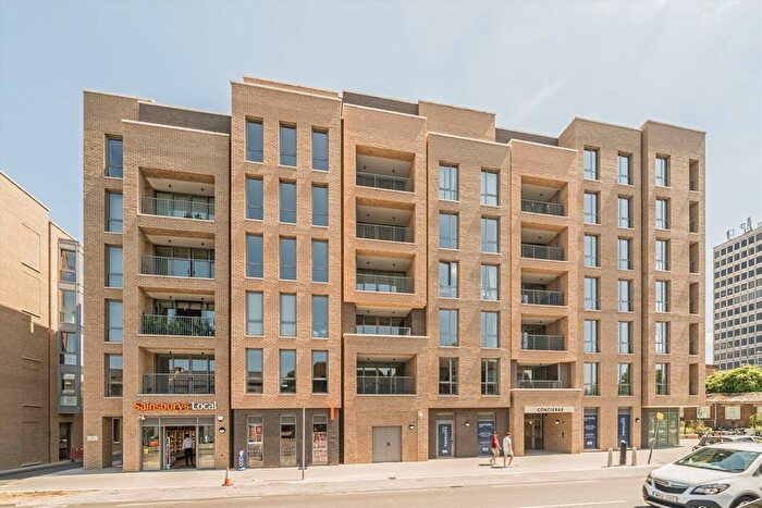 2 Bedroom Flat To Rent In Coombe Road, New Malden, KT3