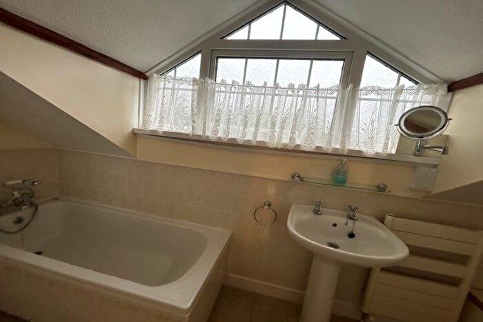 4 Bedroom Property To Rent In Pendarves, Truro, TR2