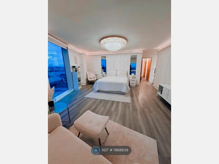 1 Bedroom Flat To Rent In Marina Point East, Chatham, ME4