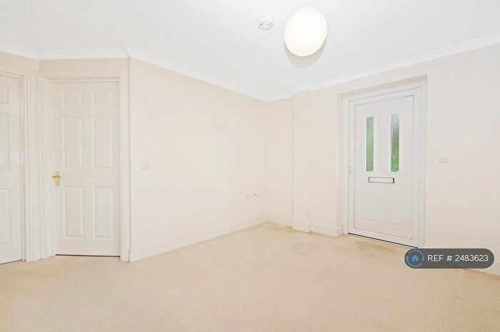 1 Bedroom Flat To Rent In Bramble Lane, Amersham, HP7