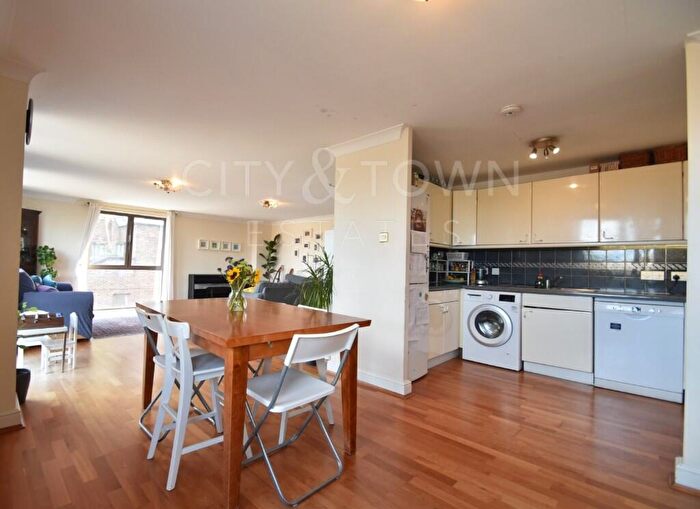 2 Bedroom Apartment To Rent In Cumberland Mills Square, London, E14