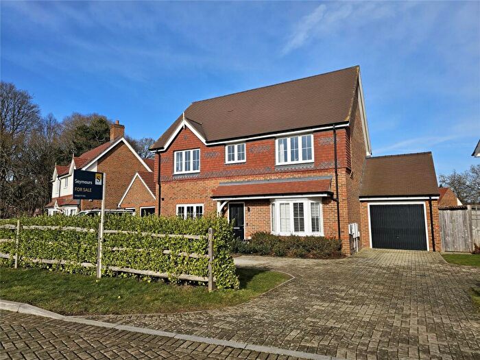4 Bedroom Detached House For Sale In Miller Avenue, Grayshott, Hindhead, Hampshire, GU26