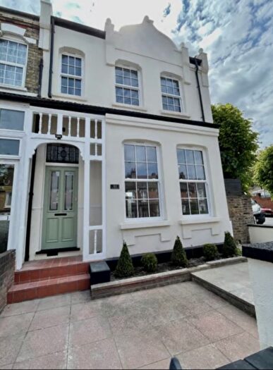 5 Bedroom Terraced House To Rent In Goldsmith Road, London, N11