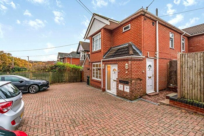 2 Bedroom Flat To Rent In Kanes Hill, Southampton, Hampshire, SO19