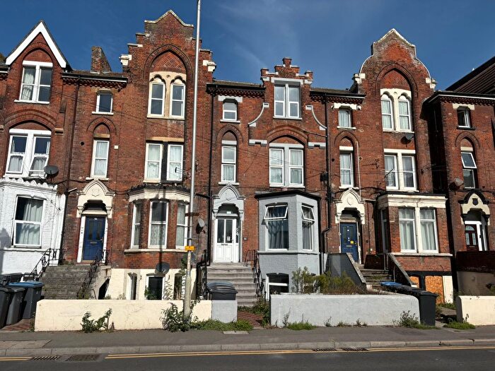 1 Bedroom Flat To Rent In Folkestone Road, Dover, CT17