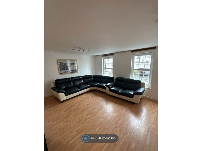 2 Bedroom Flat To Rent In Dalry Gait, Edinburgh, EH11