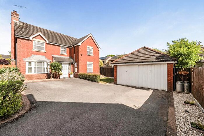 4 Bedroom Detached House For Sale In Brighton Way, Chippenham, SN14