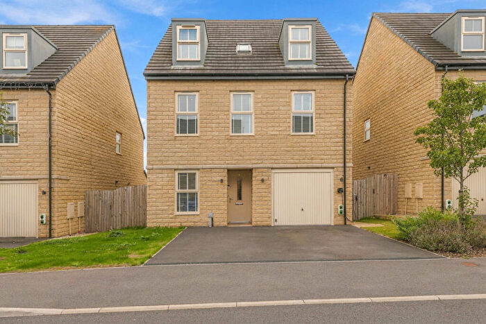 5 Bedroom Detached House For Sale In Annat Place, Micklefield, Leeds, LS25