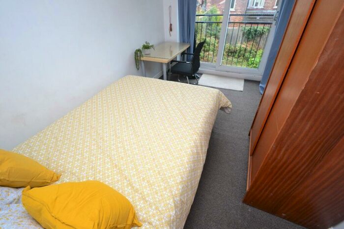 5 Bedroom Detached House To Rent In Rolleston Drive, Lenton, Nottingham, NG7
