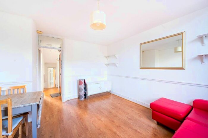 2 Bedroom Flat To Rent In Fulham Road, Fulham Broadway, London, SW6