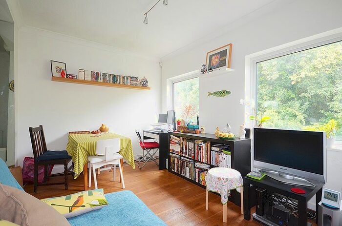 1 Bedroom Flat To Rent In Gillespie Road, Highbury, London, N5