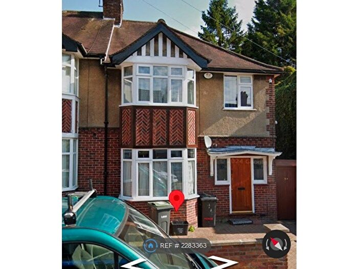 3 Bedroom Semi-Detached House To Rent In Carlton Crescent, Luton, LU3