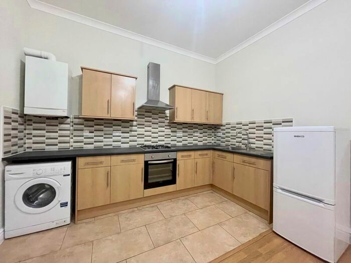 2 Bedroom Flat To Rent In Hoe Street, London E17