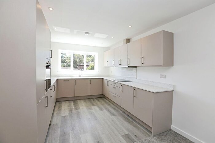 3 Bedroom Semi-Detached House For Sale In Hilders Farm Close, Crowborough, TN6