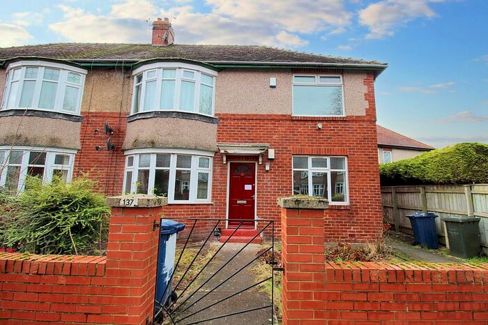 2 Bedroom Flat To Rent In Strathmore Road, Gosforth, Newcastle Upon Tyne, NE3