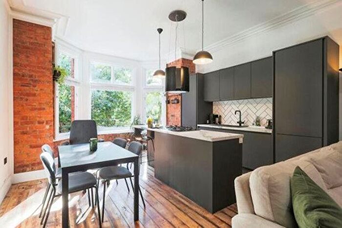 1 Bedroom Flat To Rent In Parkfield Road South, Manchester, M20