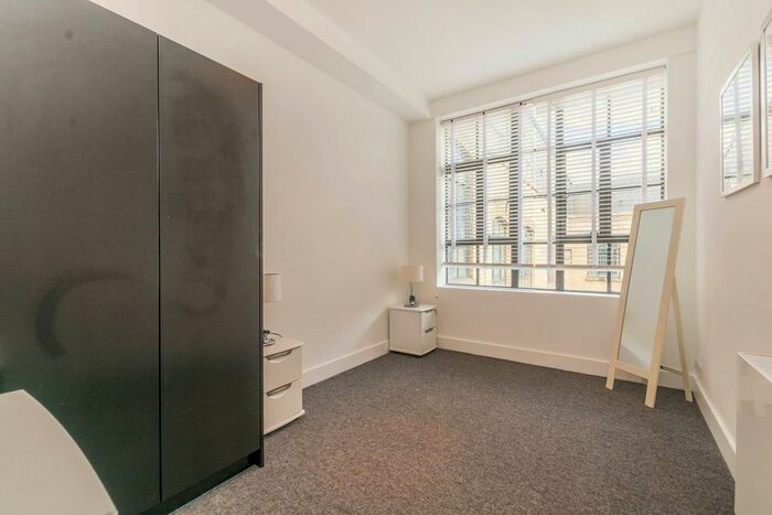 2 Bedroom Flat To Rent In Great Sutton Street, City, London, EC1V