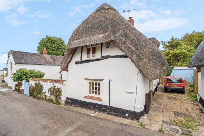 3 Bedroom Cottage For Sale In Westlington Green Dinton Buckinghamshire, HP17