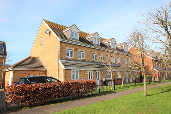 2 Bedroom Maisonette To Rent In Amherst Place, Ryde, Isle Of Wight, PO33