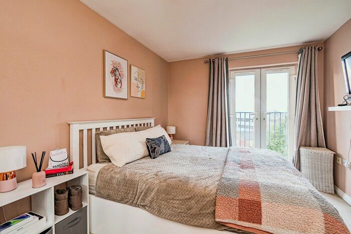 2 Bedroom Flat For Sale In Goodrich Mews, Dudley, DY3