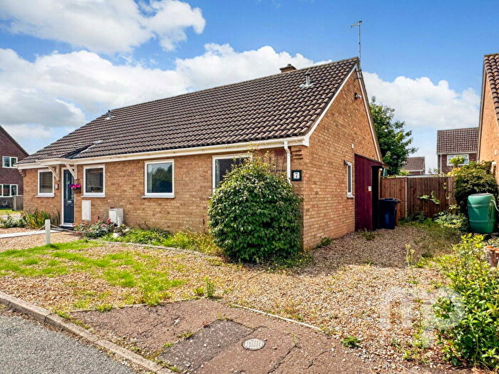 2 Bedroom Semi-Detached Bungalow For Sale In Orwell Close, Wymondham, NR18