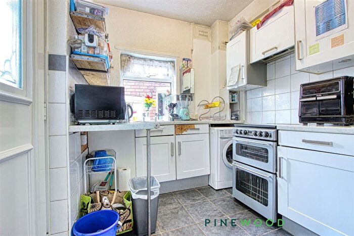 2 Bedroom Terraced House For Sale In Wharf Lane, Chesterfield, Derbyshire, S41
